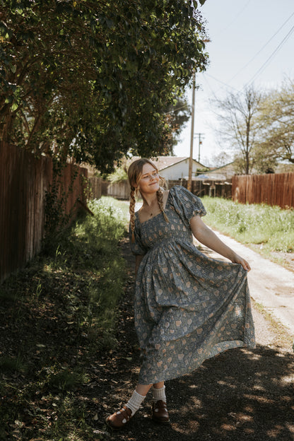 The Forgiving Dress-Blue/Gold Floral