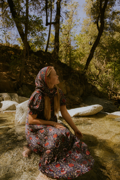 [NEW] The Forgiving Dress-Blue & Red Floral