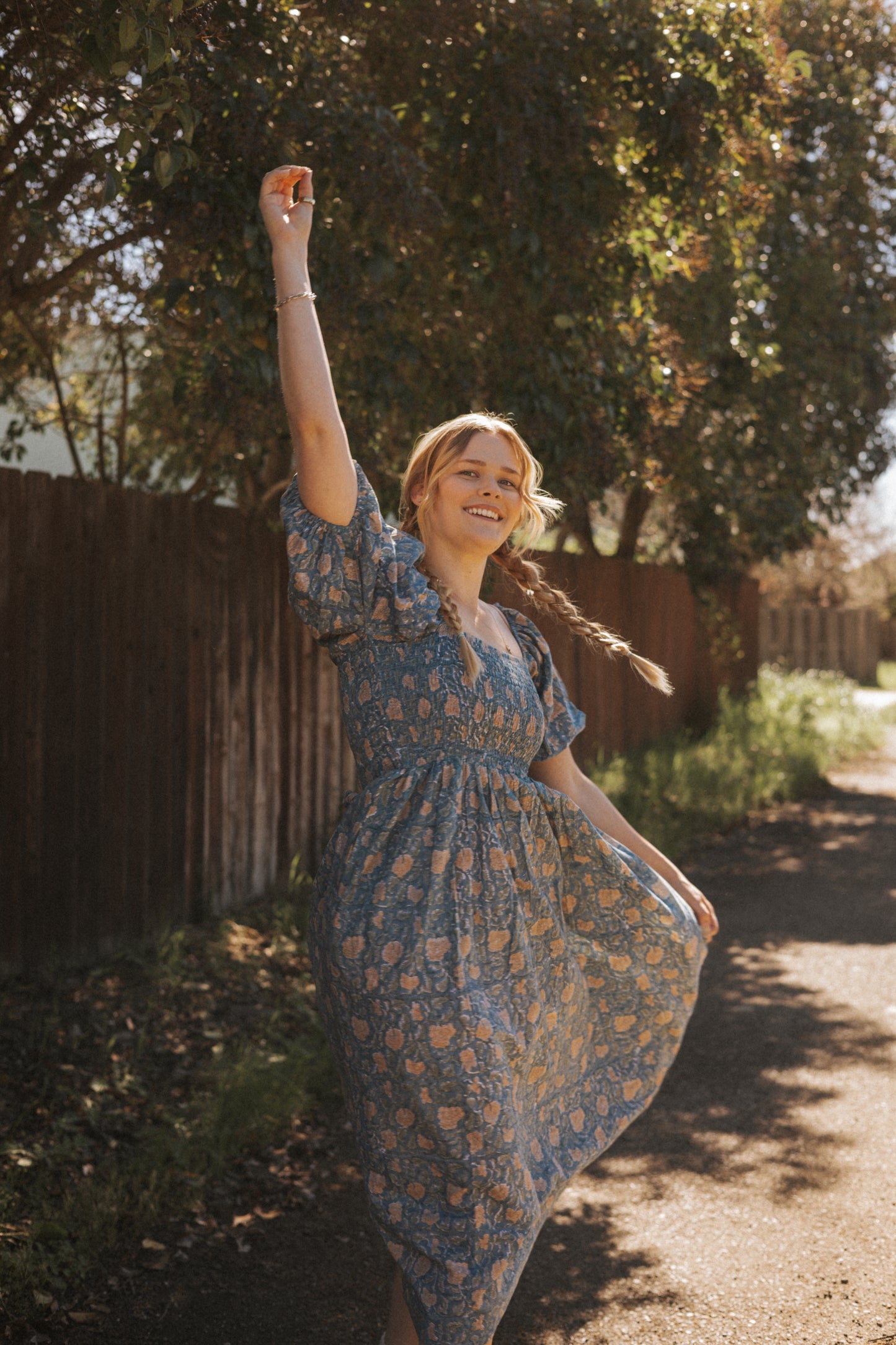 The Forgiving Dress-Blue/Gold Floral