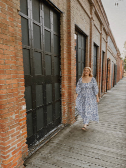 (PRE-ORDER) The Forgiving Dress-Blue/White Floral
