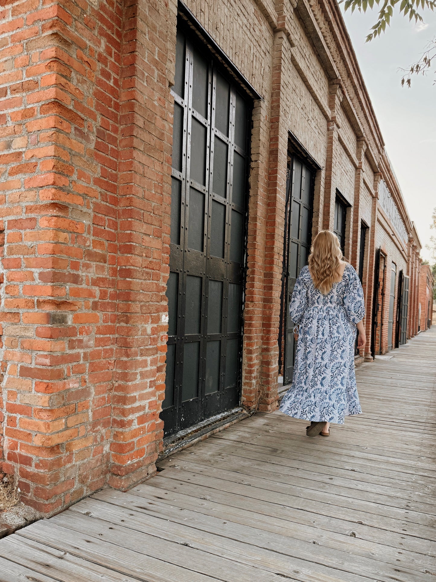 (PRE-ORDER) The Forgiving Dress-Blue/White Floral